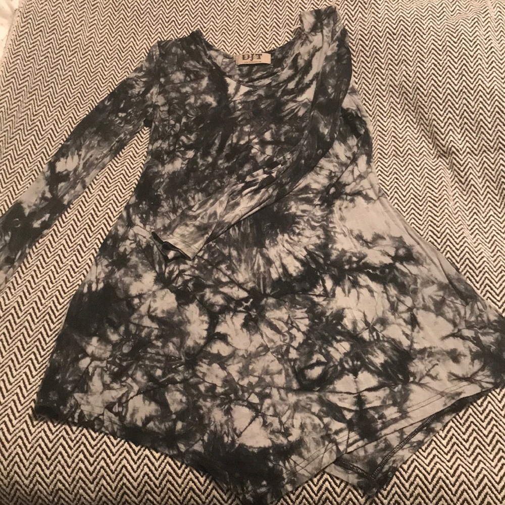 Black and grey tie-dye print tunic